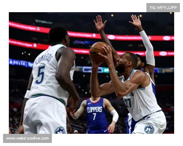 快船主场大胜国王伦纳德55分，国王客场四连败颓势难止